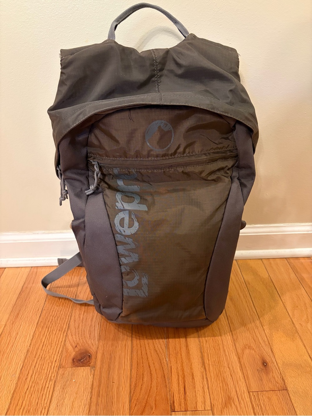 EUC Lowepro Photo Hatchback 16L AW Backpack Adjustable Strap Camera Bag